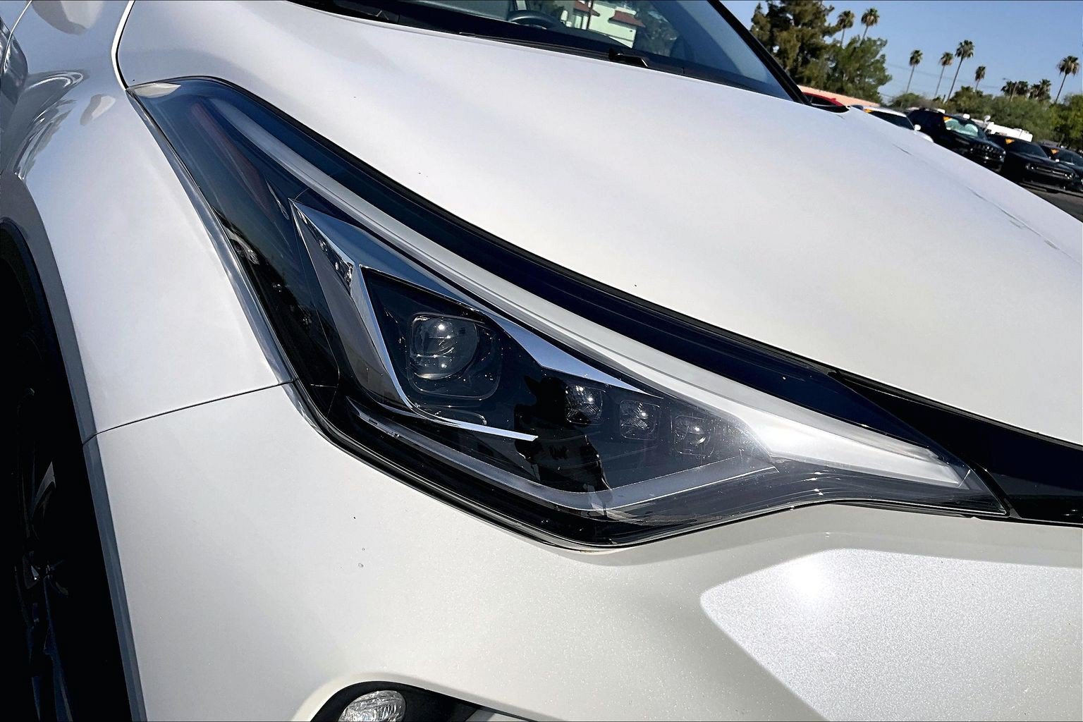Used 2020 Toyota C-HR Limited FWD image 27