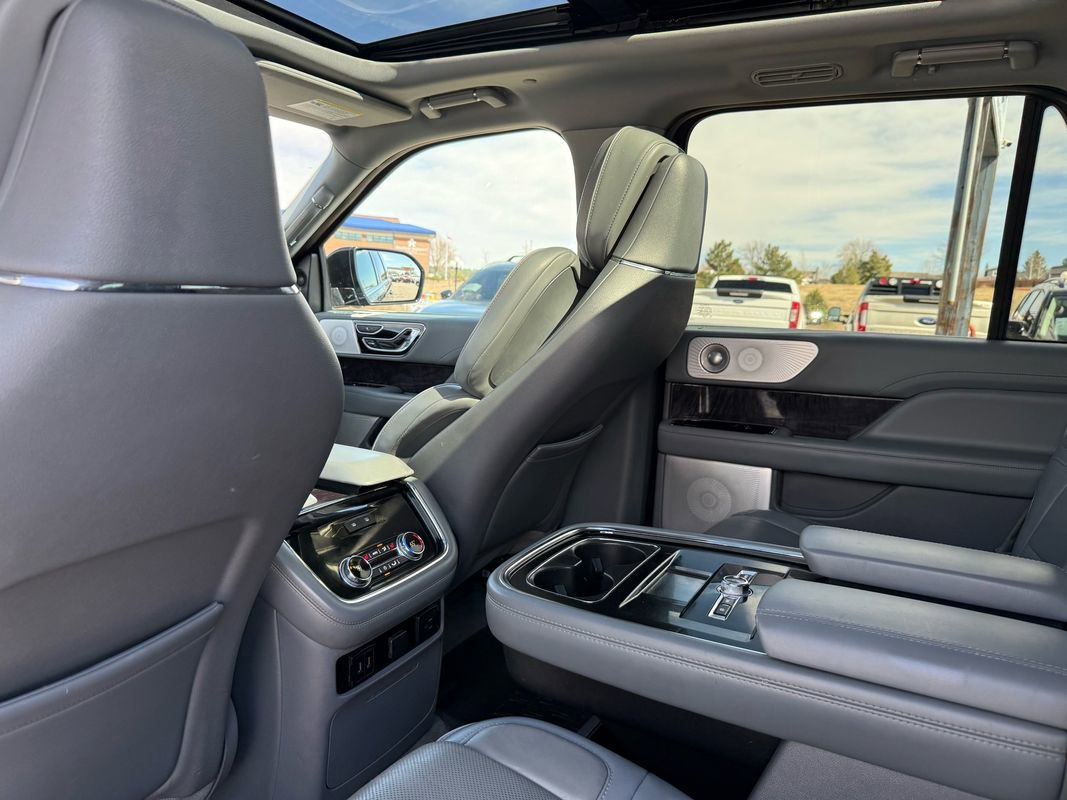 Used 2019 Lincoln Navigator Reserve image 19