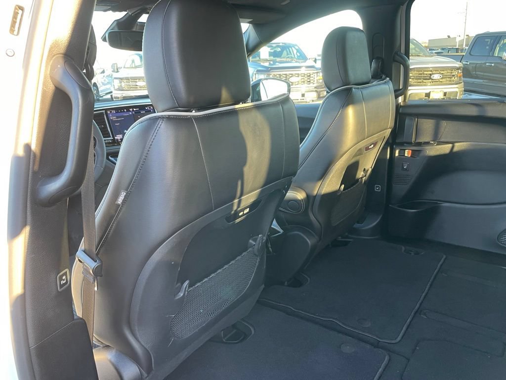 Used 2025 Chrysler Pacifica Limited FWD image 52