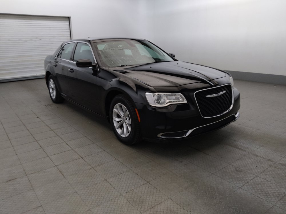 Used 2016 Chrysler 300 Limited RWD image 13