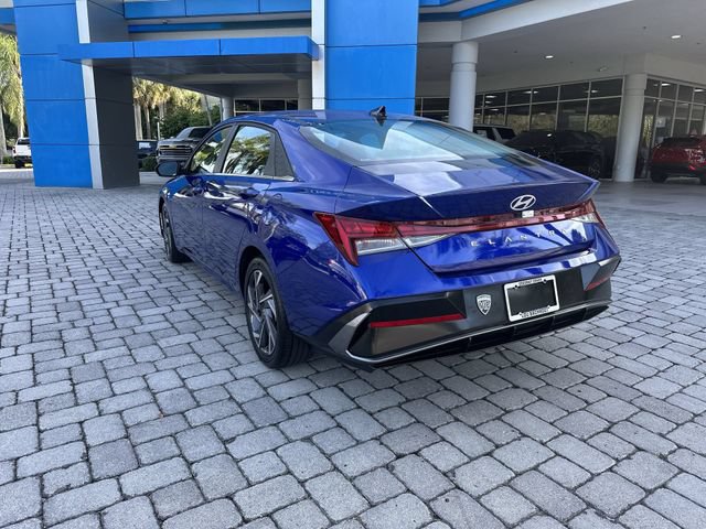 Used 2025 Hyundai Elantra SEL FWD image 33