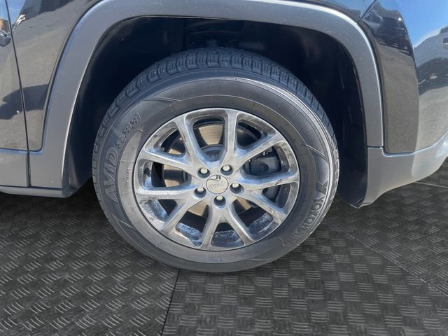 Used 2018 Jeep Cherokee Latitude Plus image 35