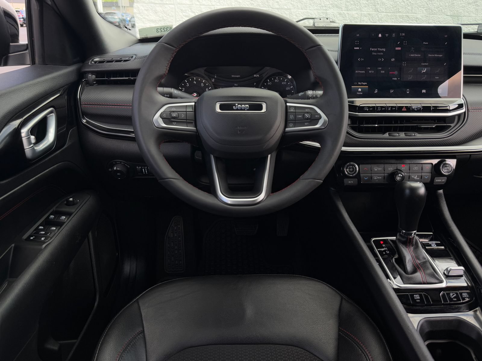 Used 2025 Jeep Compass Trailhawk AWD/4WD image 15