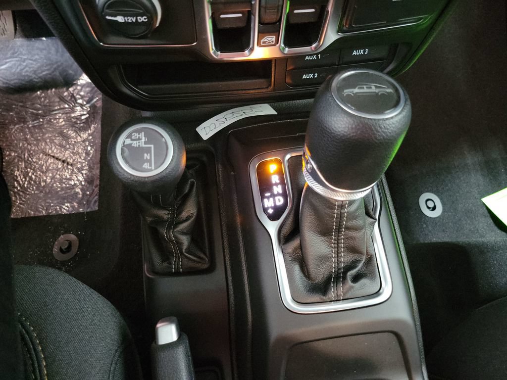 New 2025 Jeep Gladiator Sport AWD/4WD image 17