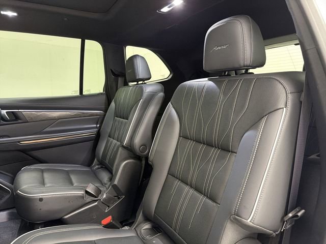 Used 2025 Buick Enclave Avenir w/ Super Cruise Package image 18