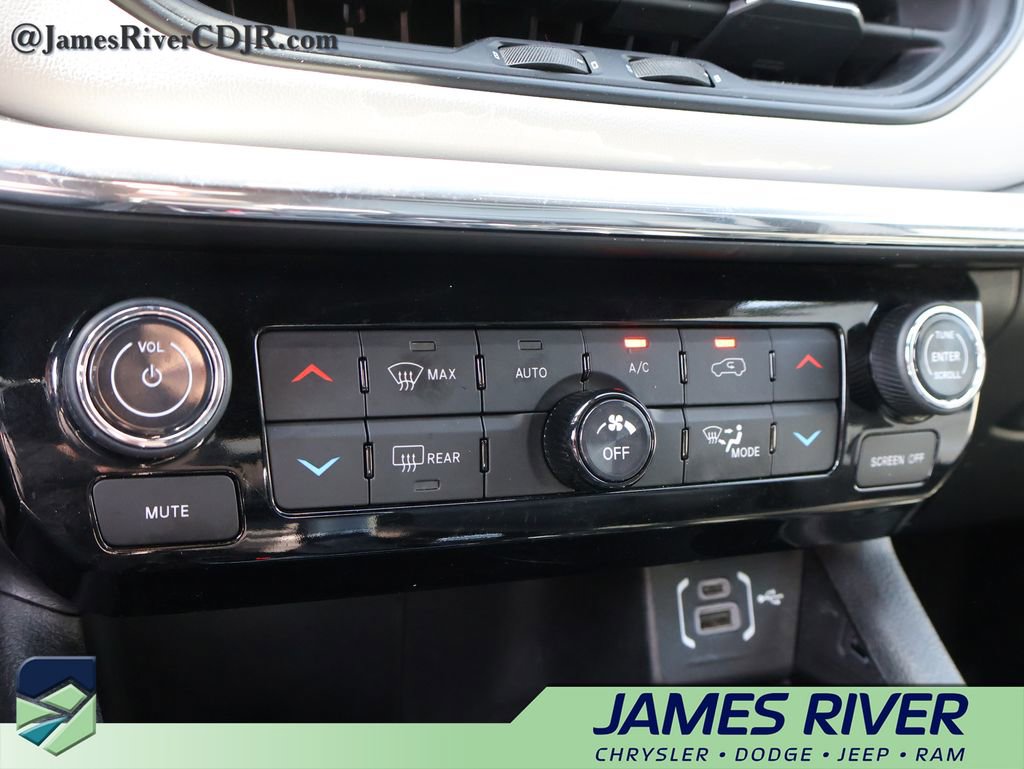 Used 2024 Jeep Compass Limited image 36