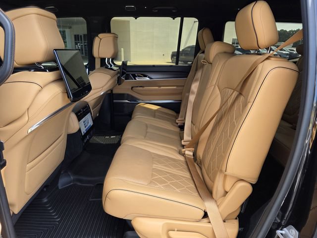 Used 2023 Jeep Grand Wagoneer Series III w/ Rear Seat Video Group 1 AWD/4WD image 19
