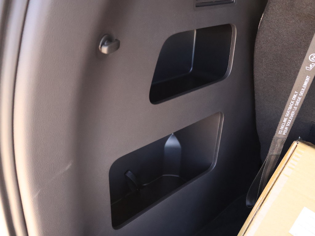 New 2027 Kia Carnival SX w/ Dark Edition Package FWD image 11