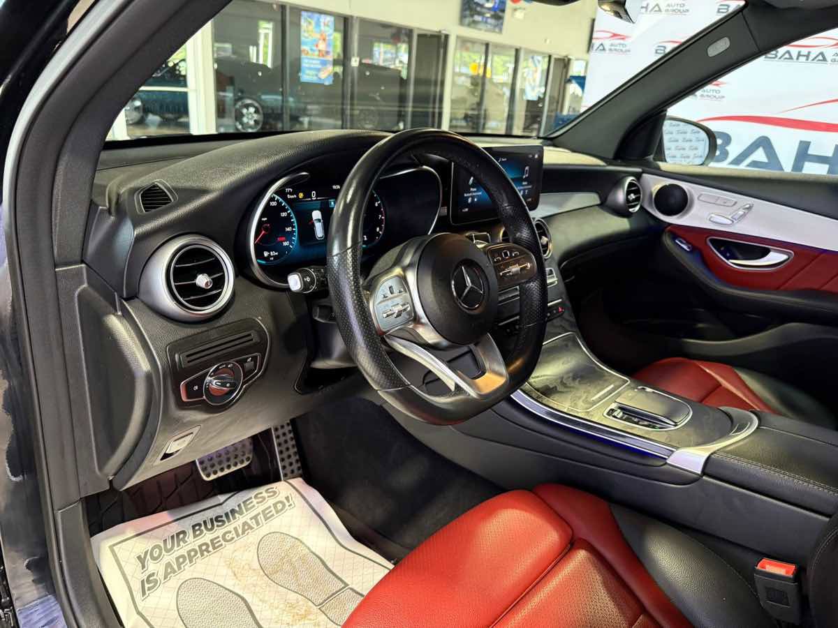 Used 2022 Mercedes-Benz GLC 300 4MATIC w/ AMG Line image 20