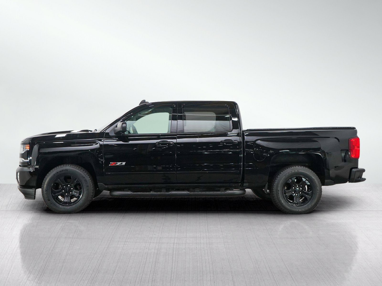 Used 2016 Chevrolet Silverado 1500 LTZ Z71 w/ LTZ Plus Package AWD/4WD image 2