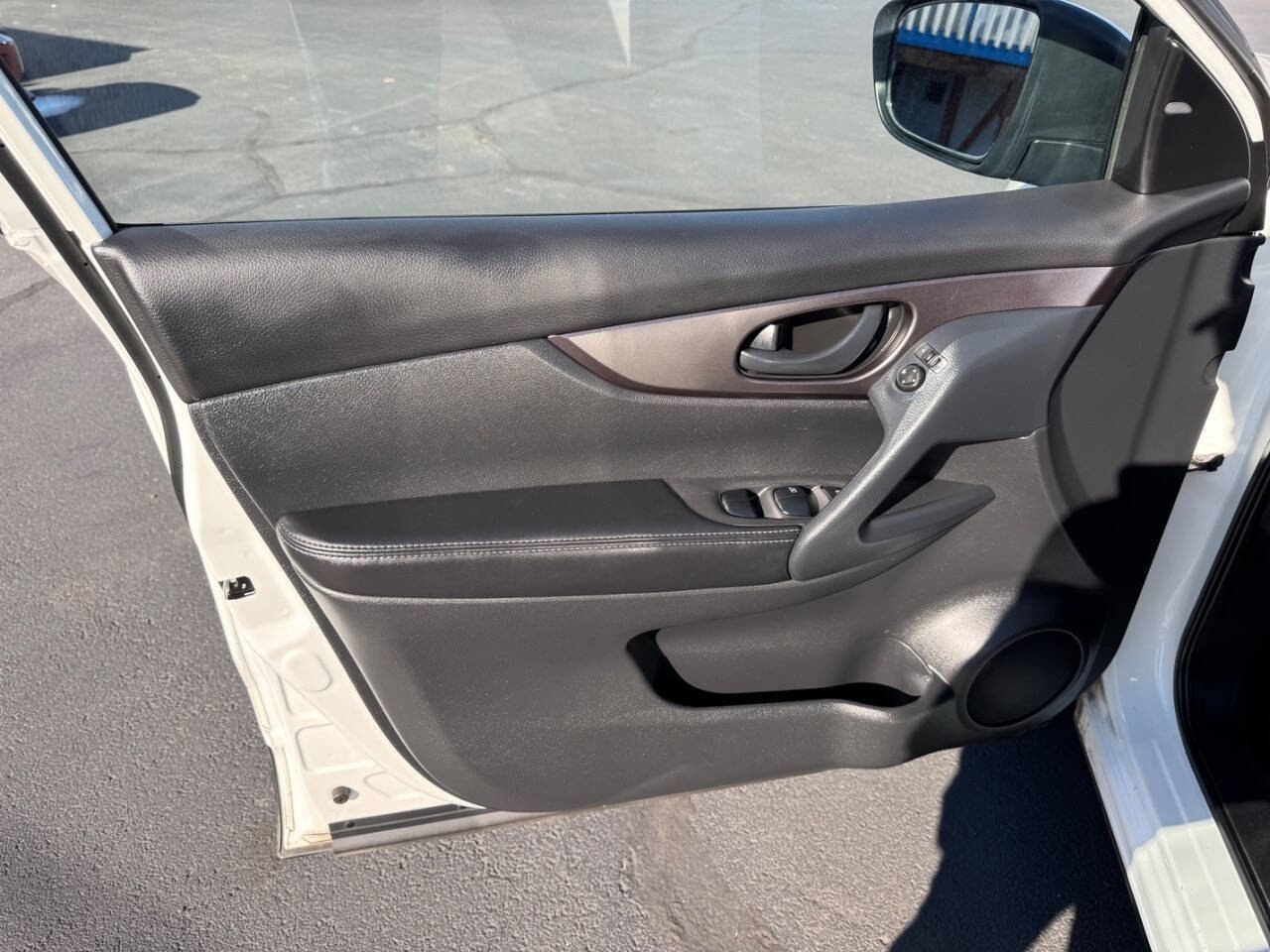 Used 2021 Nissan Rogue Sport S image 7