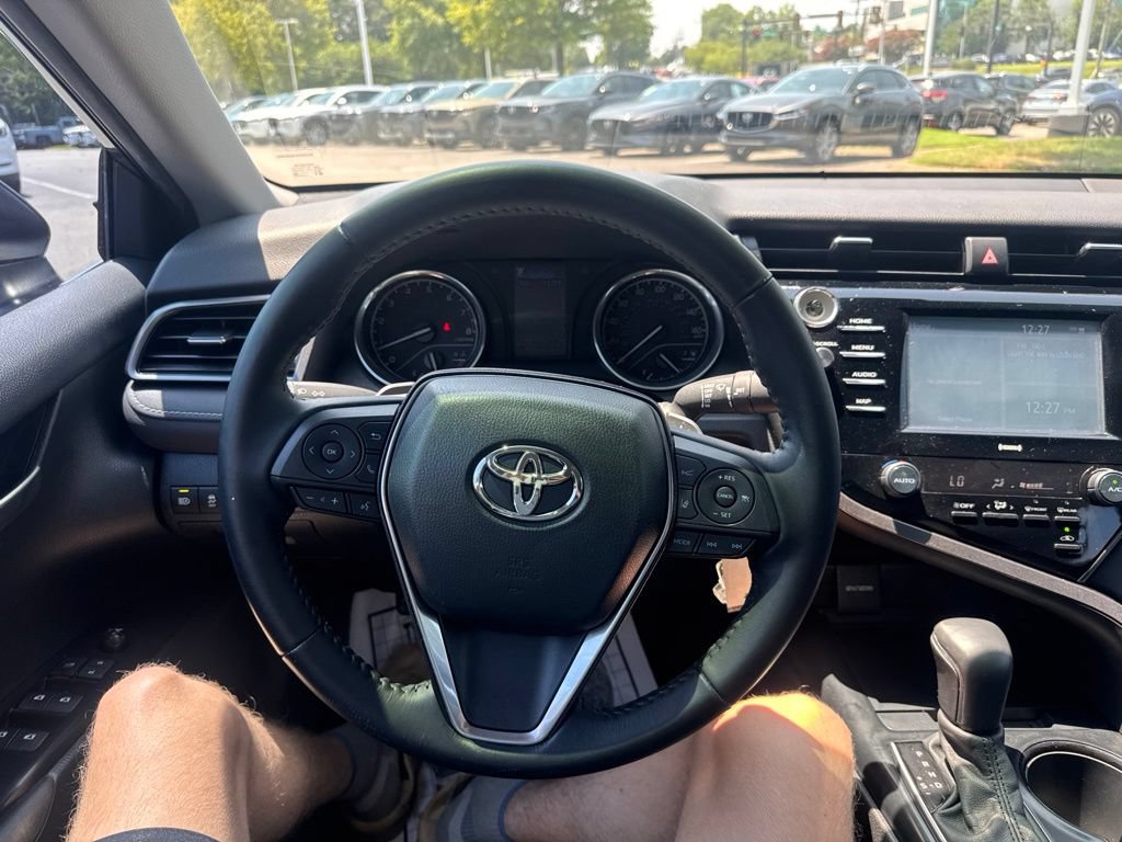 Used 2020 Toyota Camry SE FWD image 14