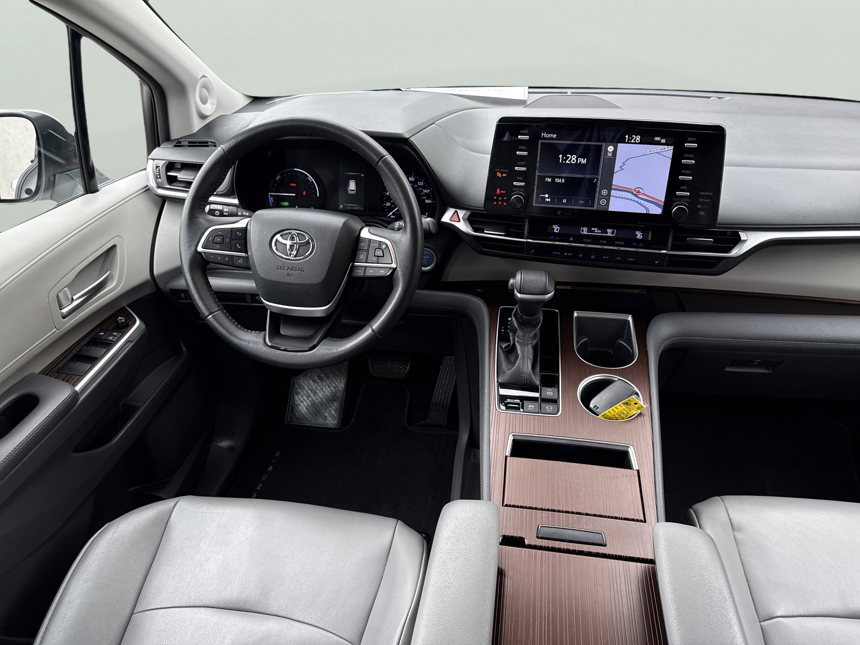 Used 2021 Toyota Sienna XLE w/ XLE Plus Package image 15