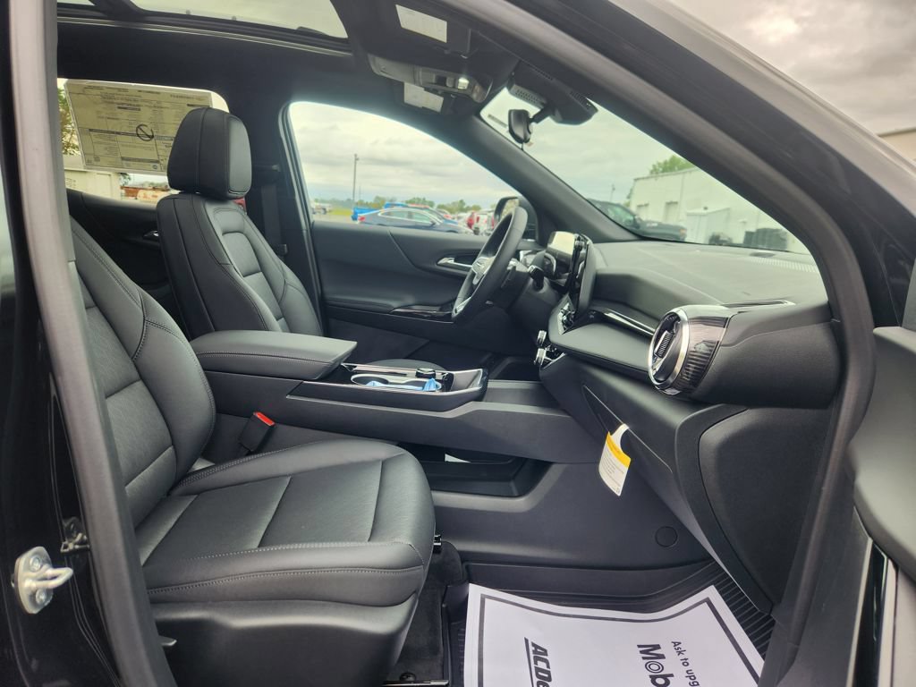 New 2026 Chevrolet Equinox LT w/ Convenience Package II FWD image 29