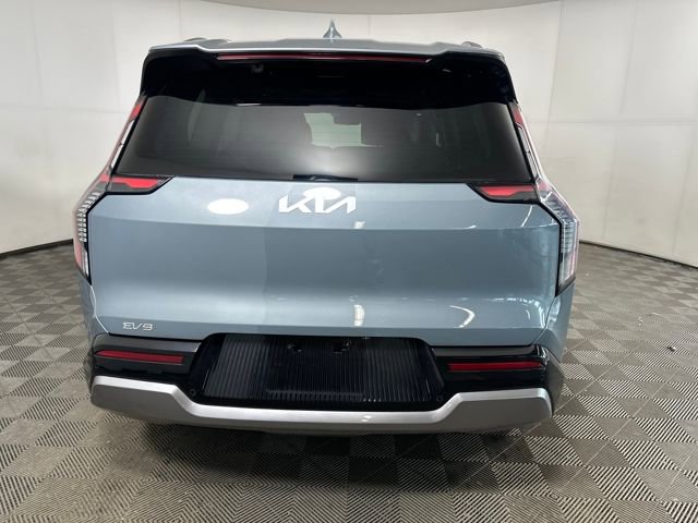 Used 2024 Kia EV9 Land image 4