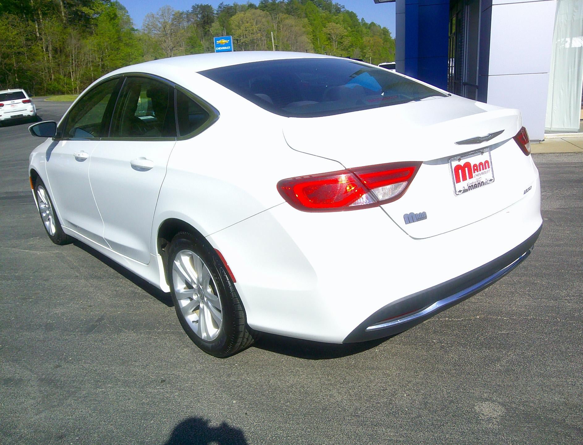 Used 2015 Chrysler 200 Limited FWD image 3