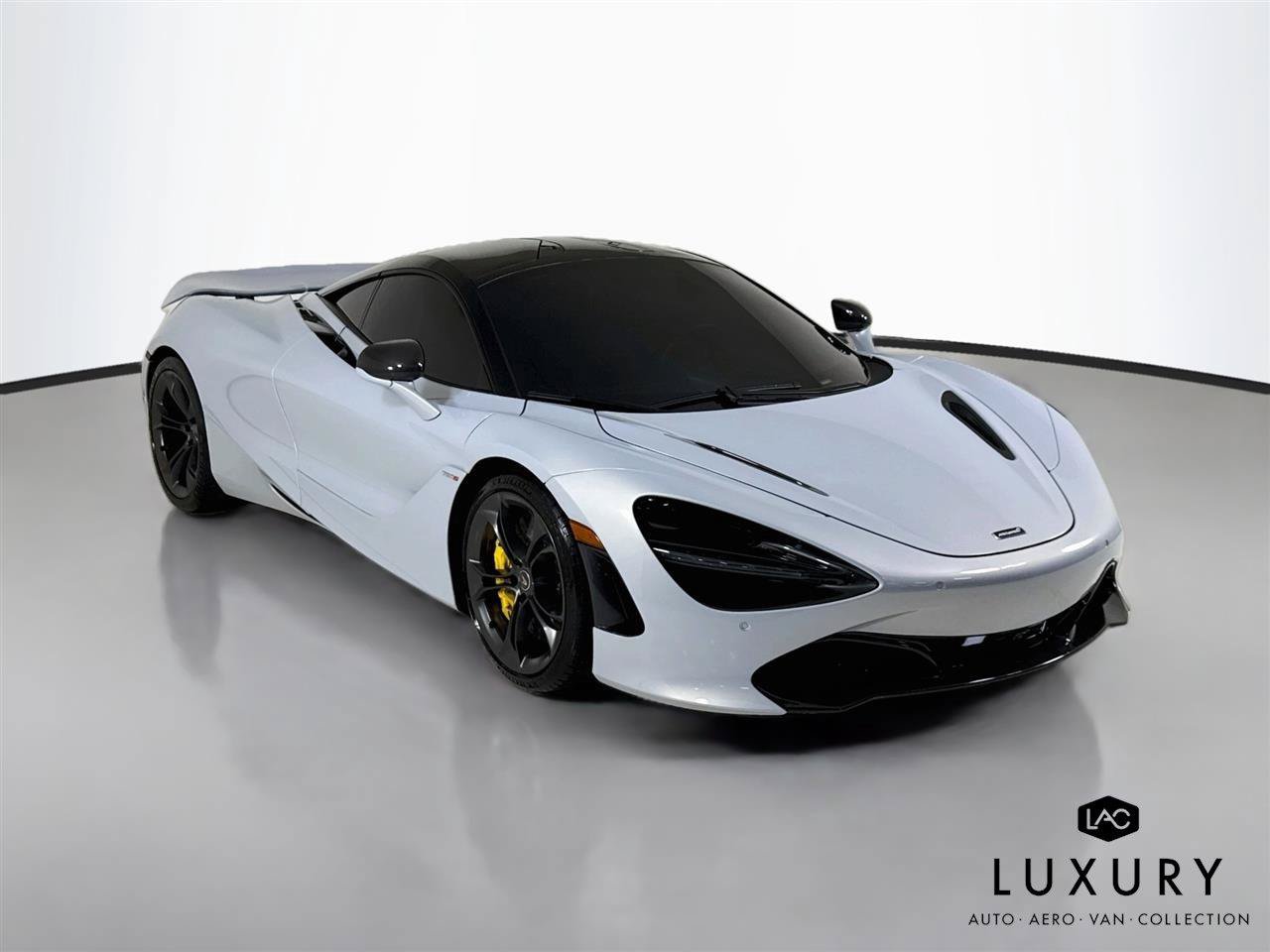 Used 2018 McLaren 720S Performance RWD image 2