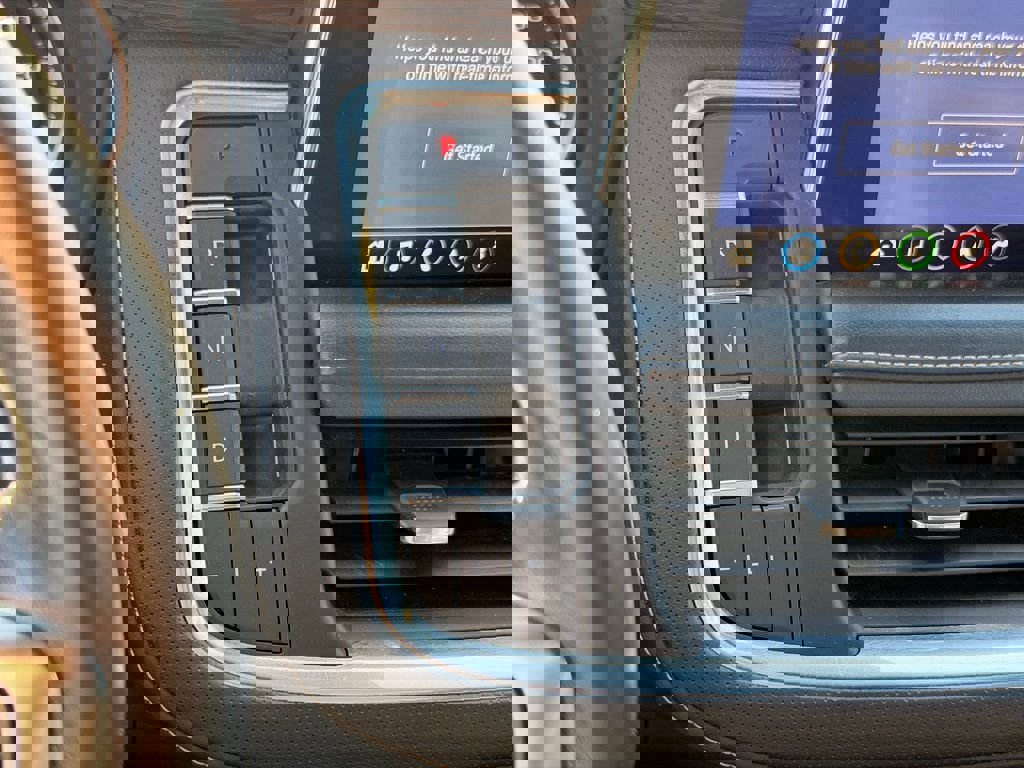 Used 2021 Chevrolet Suburban Premier w/ Premium Package image 36