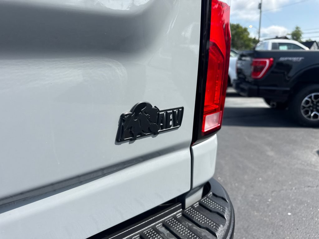 Used 2025 Chevrolet Silverado 2500 ZR2 w/ ZR2 Bison Edition AWD/4WD image 15