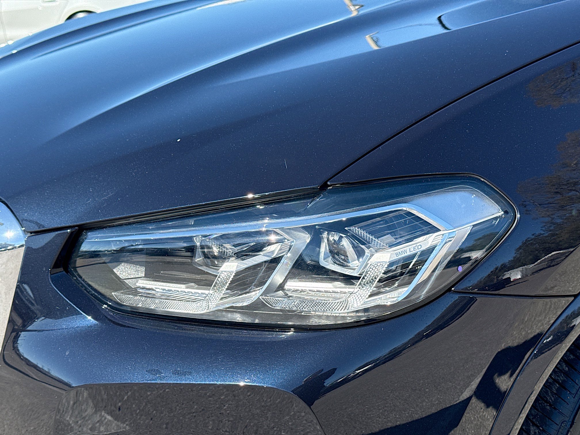 Used 2024 BMW X4 M40i w/ Premium Package image 9