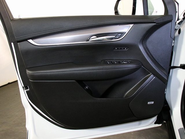 Used 2023 Cadillac XT6 Luxury image 25