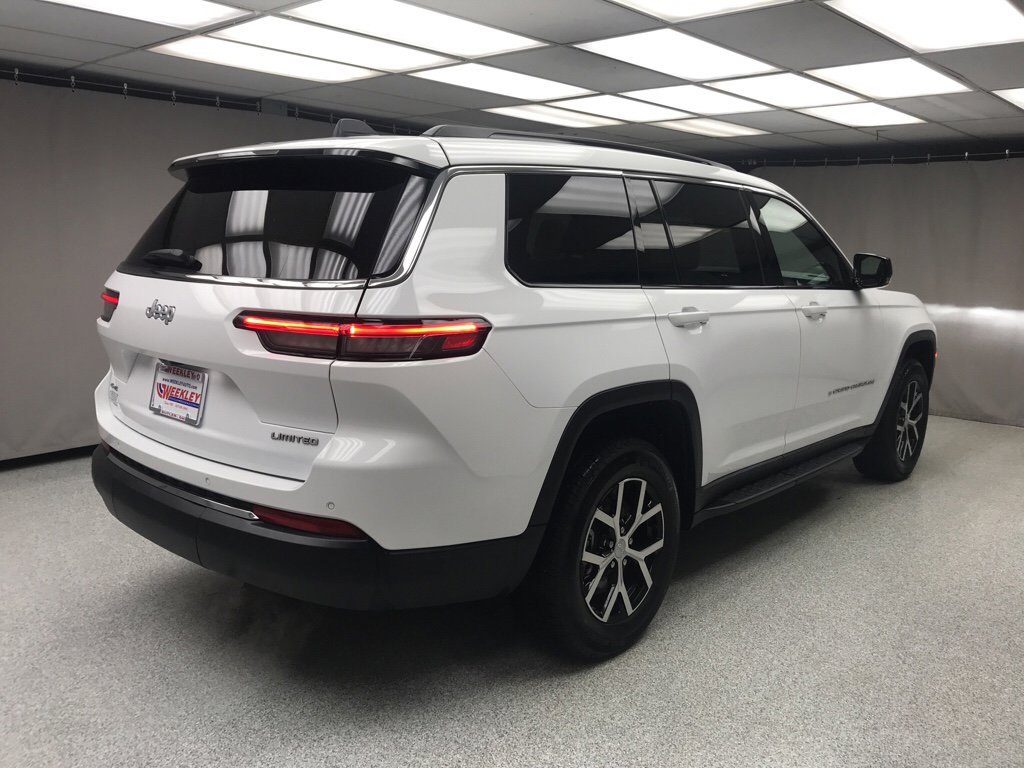 Used 2025 Jeep Grand Cherokee L Limited w/ Trailer Tow Package AWD/4WD image 4