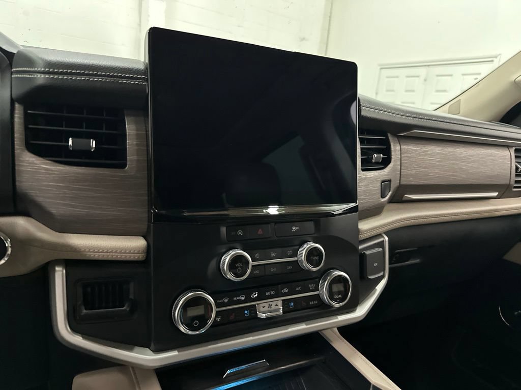 Used 2024 Ford Expedition Max Limited AWD/4WD image 44