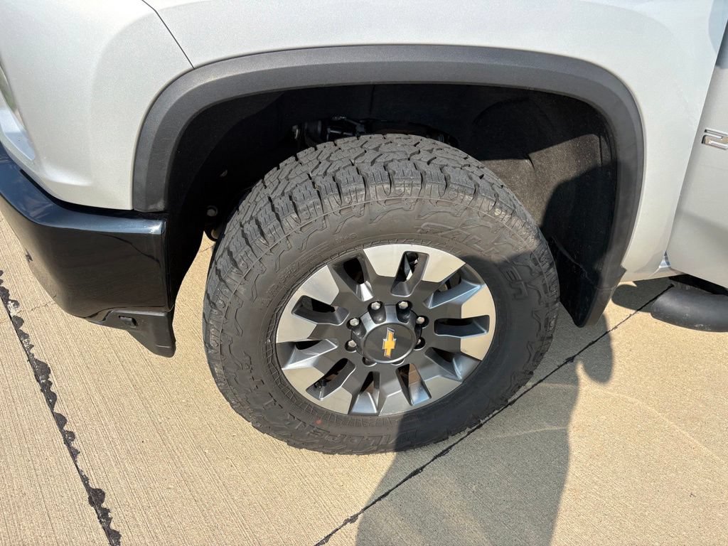 Used 2022 Chevrolet Silverado 2500 Custom w/ Custom Convenience Package AWD/4WD image 26