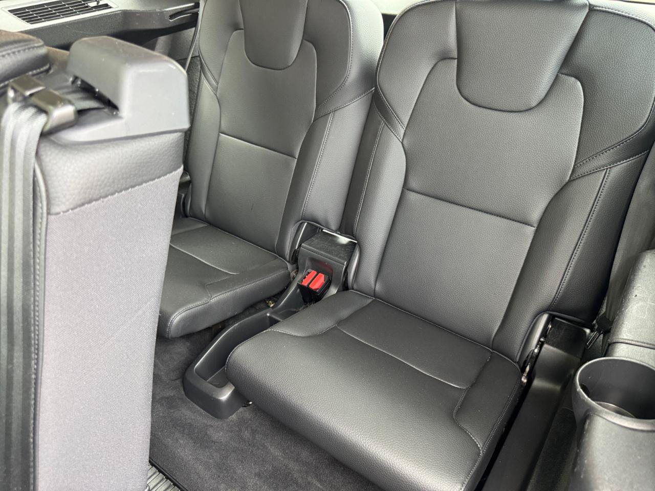 Used 2016 Volvo XC90 T8 Momentum w/ Vision Package AWD/4WD image 7