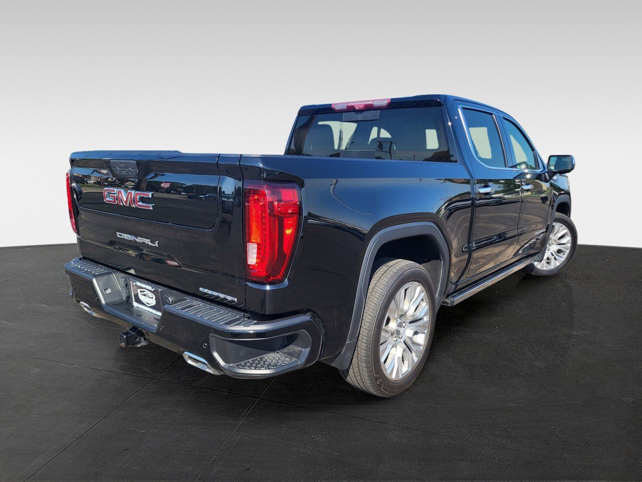 Used 2021 GMC Sierra 1500 Denali w/ Denali Ultimate Package image 3