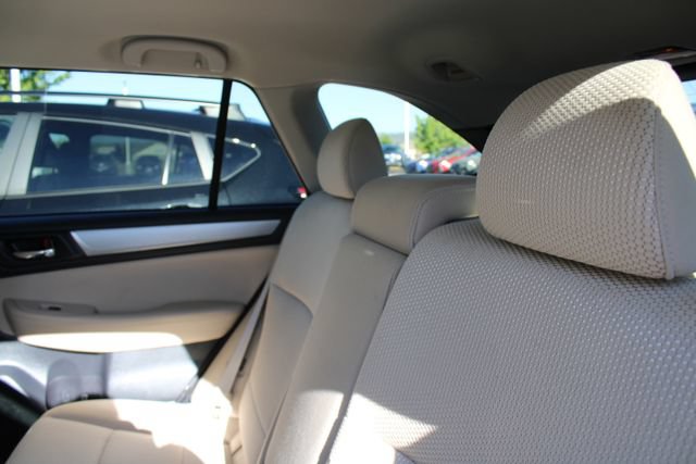 Used 2019 Subaru Outback 2.5i Premium AWD/4WD image 17