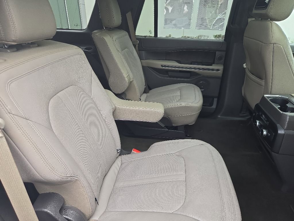 Used 2019 Ford Expedition Limited w/ Special Edition Package RWD image 32