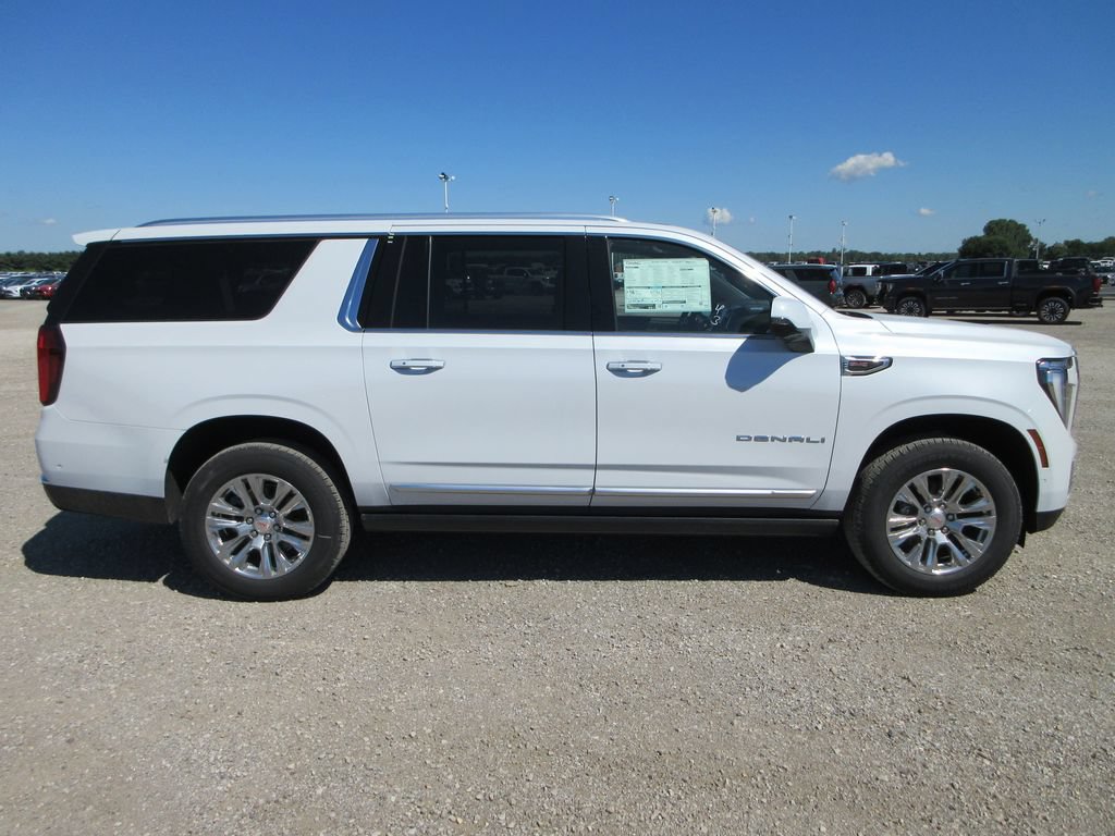 New 2026 GMC Yukon XL Denali w/ Sun & Power Step Package AWD/4WD image 3