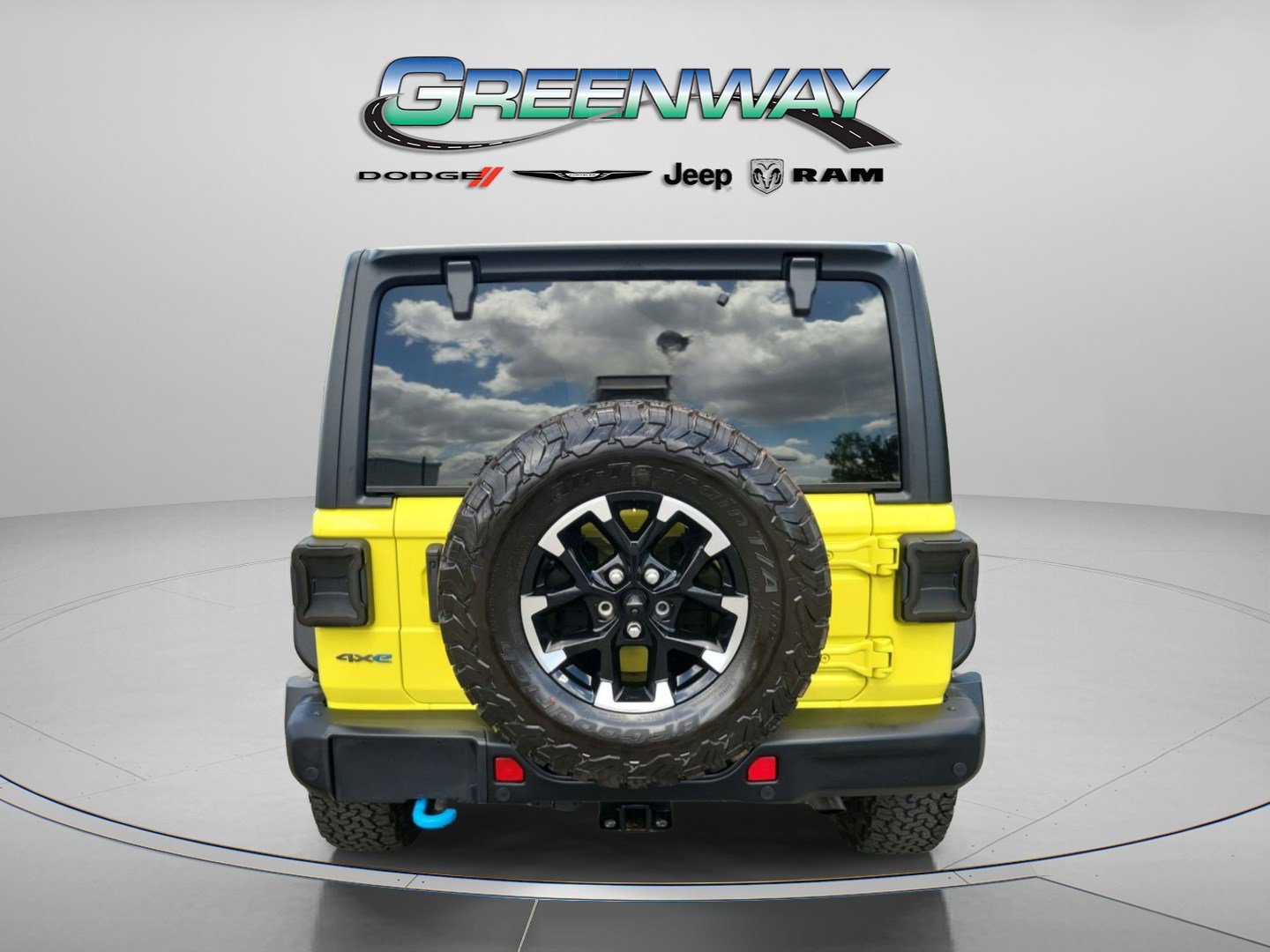 Used 2024 Jeep Wrangler Unlimited Rubicon 4xe w/ Capability Package AWD/4WD image 2