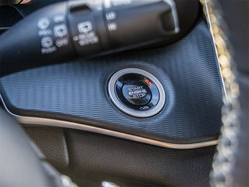 Used 2024 Jeep Grand Cherokee L Laredo image 26