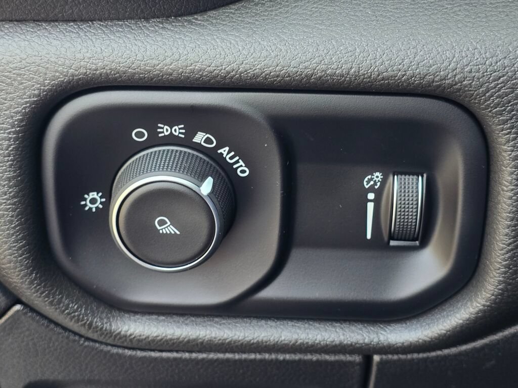 Used 2025 RAM 1500 Tradesman AWD/4WD image 23