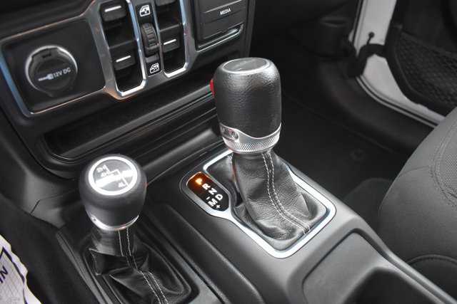 Used 2023 Jeep Gladiator Overland image 26