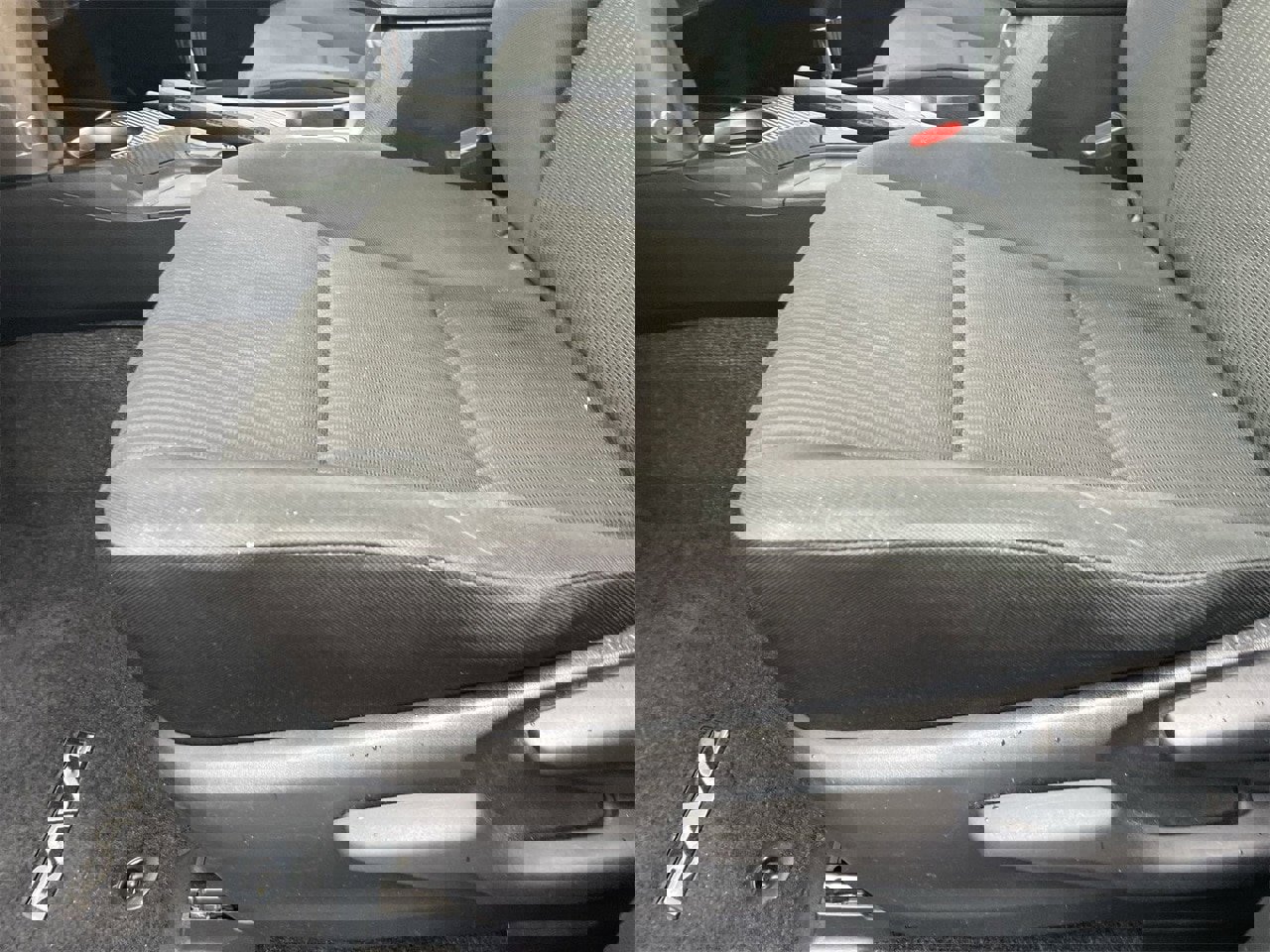 Used 2015 Toyota RAV4 LE image 19