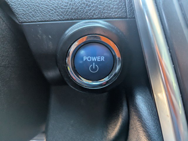 Used 2016 Toyota Camry LE FWD image 17