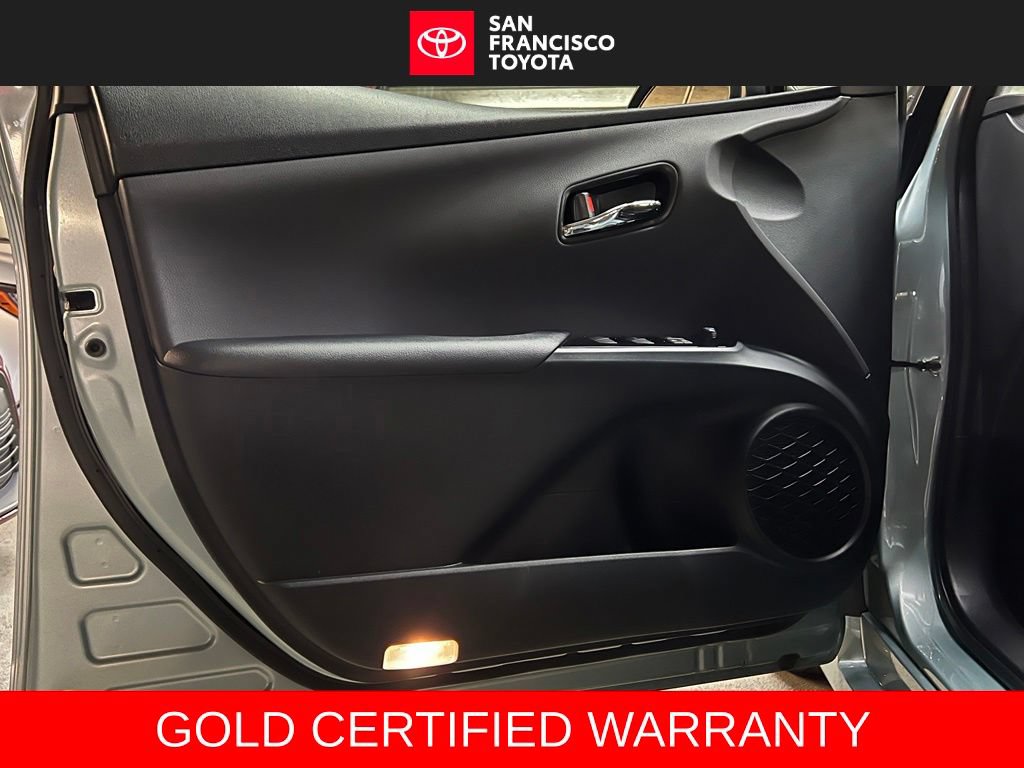 Certified 2022 Toyota Prius LE FWD image 33