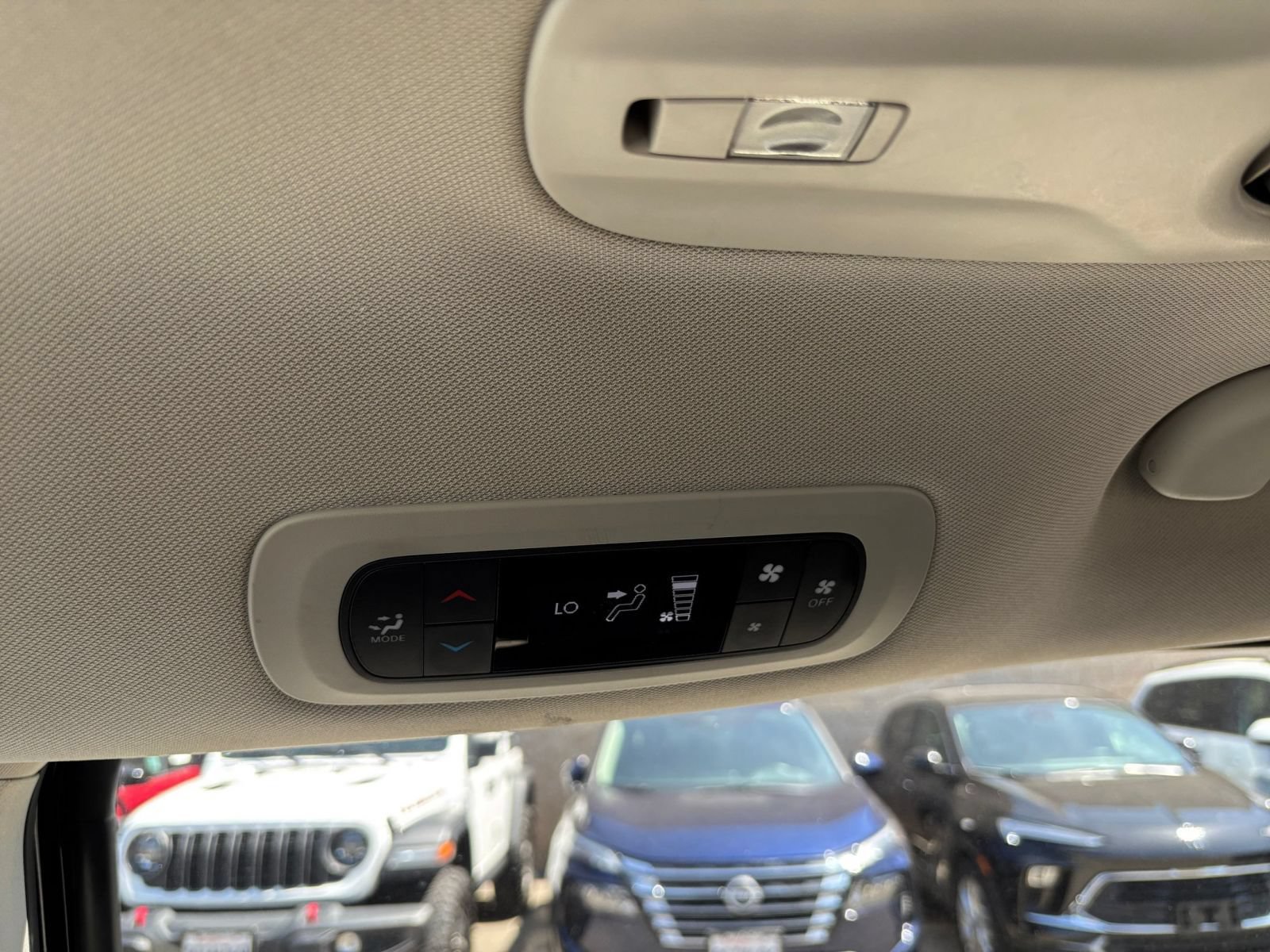 Used 2024 Chrysler Voyager LX FWD image 24