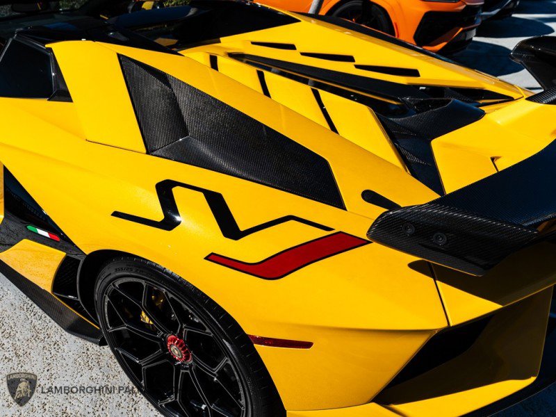 Used 2021 Lamborghini Aventador SVJ image 40