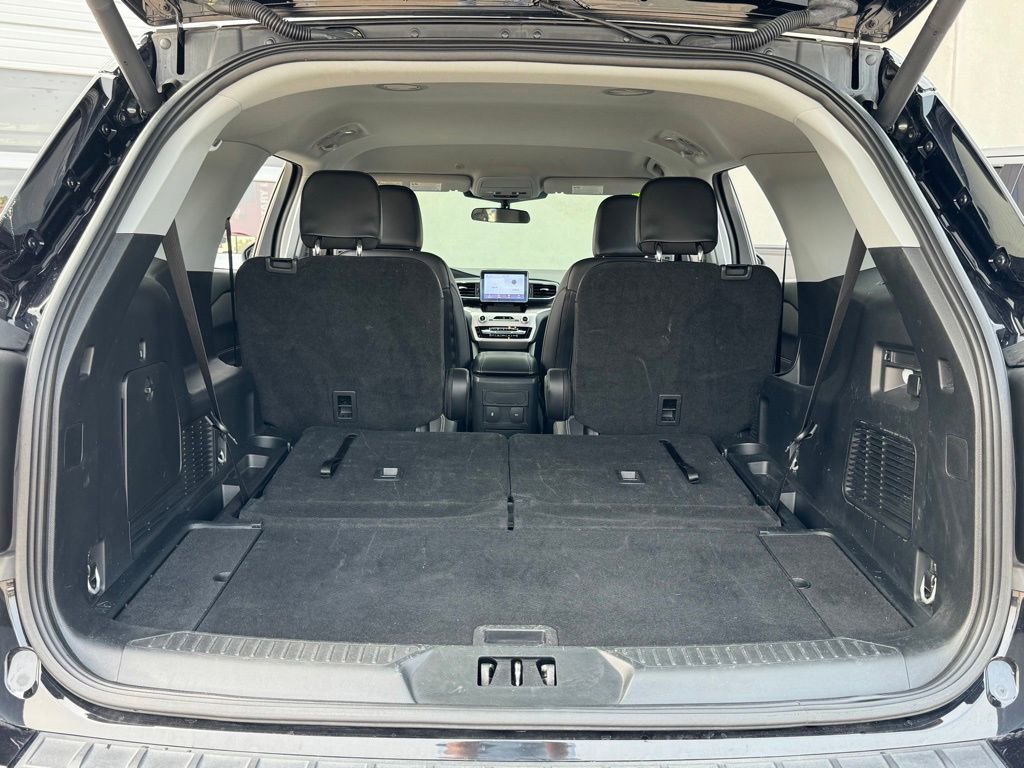Used 2023 Ford Explorer XLT w/ Equipment Group 202A image 39