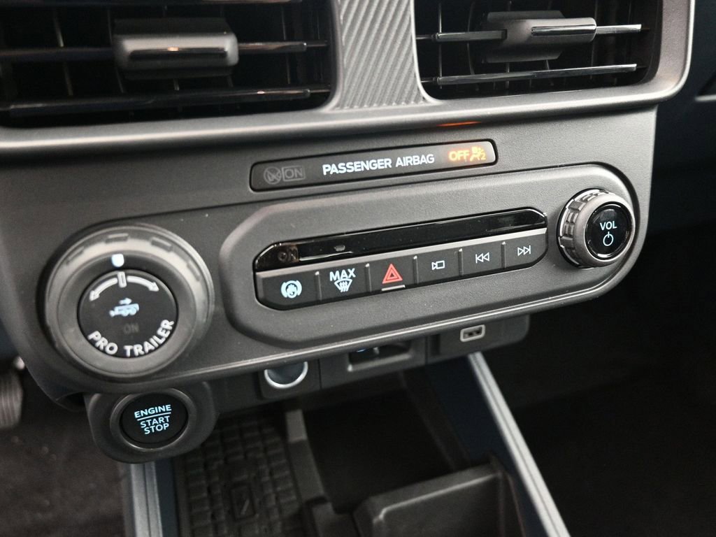 New 2025 Ford Maverick Lariat w/ Black Appearance Package AWD/4WD image 15