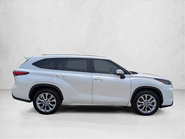 Used 2021 Toyota Highlander Limited FWD image 4