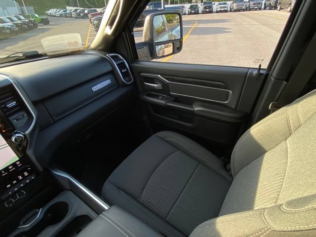 Used 2024 RAM 3500 Big Horn w/ Sport Appearance Package AWD/4WD image 27