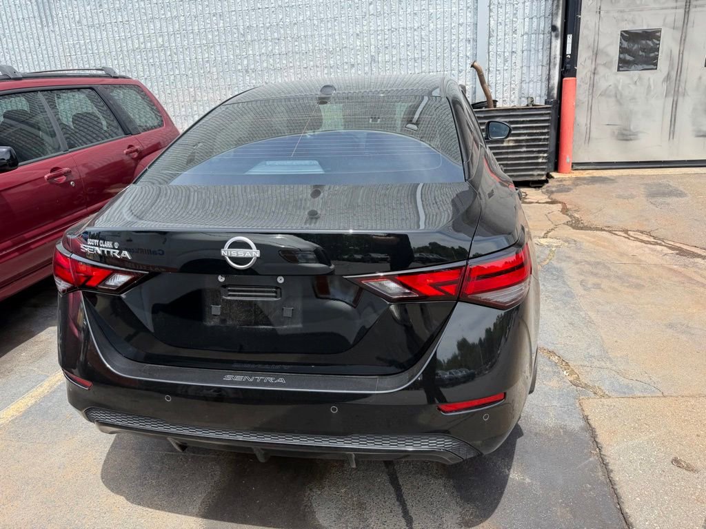 Used 2025 Nissan Sentra SV FWD image 5