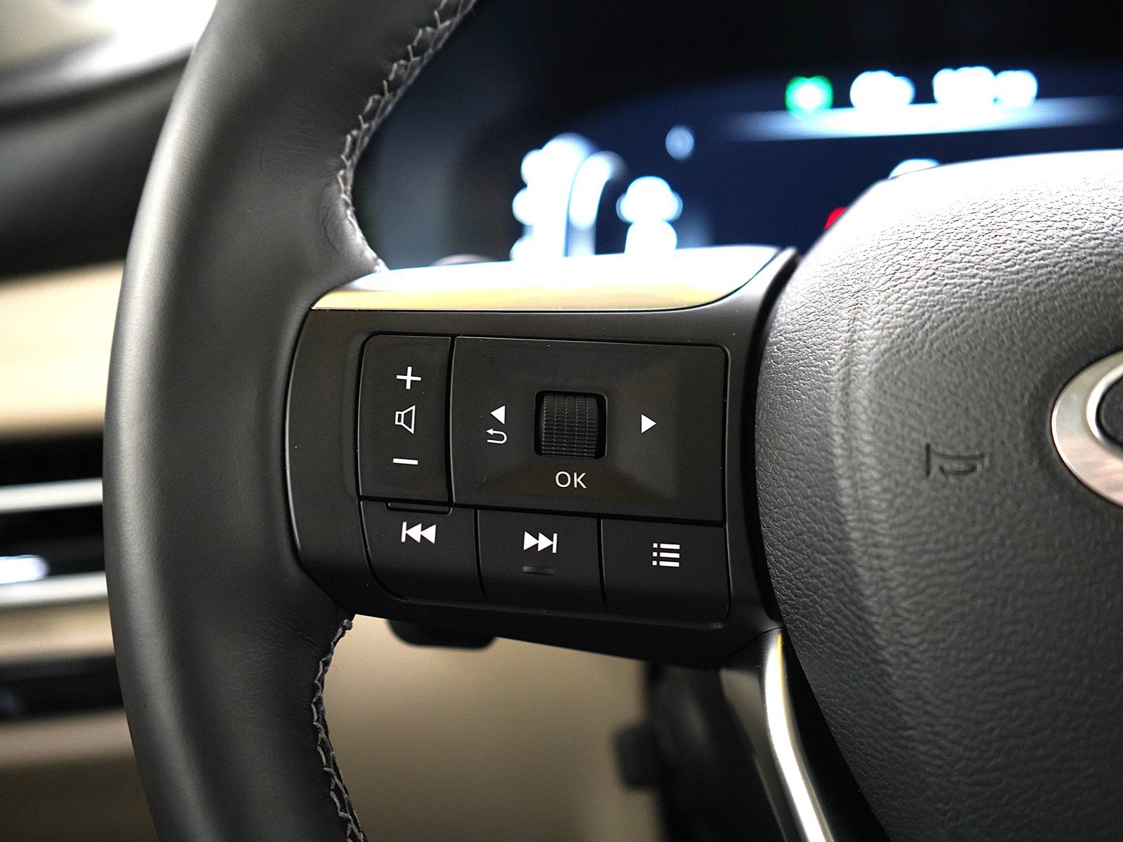 Used 2024 INFINITI QX60 Sensory image 28