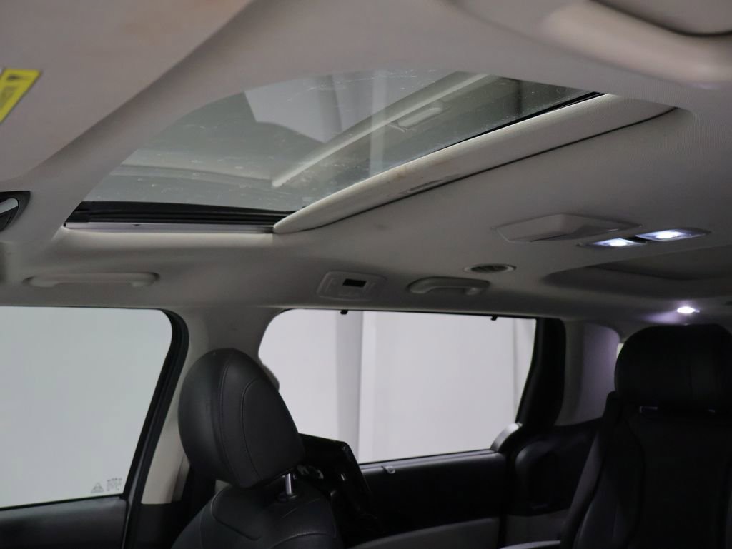 Used 2022 Kia Carnival SX Prestige FWD image 11