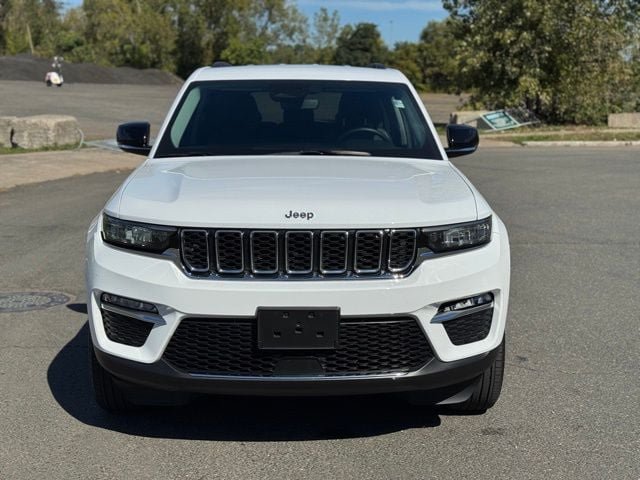 Certified 2022 Jeep Grand Cherokee Limited AWD/4WD image 8